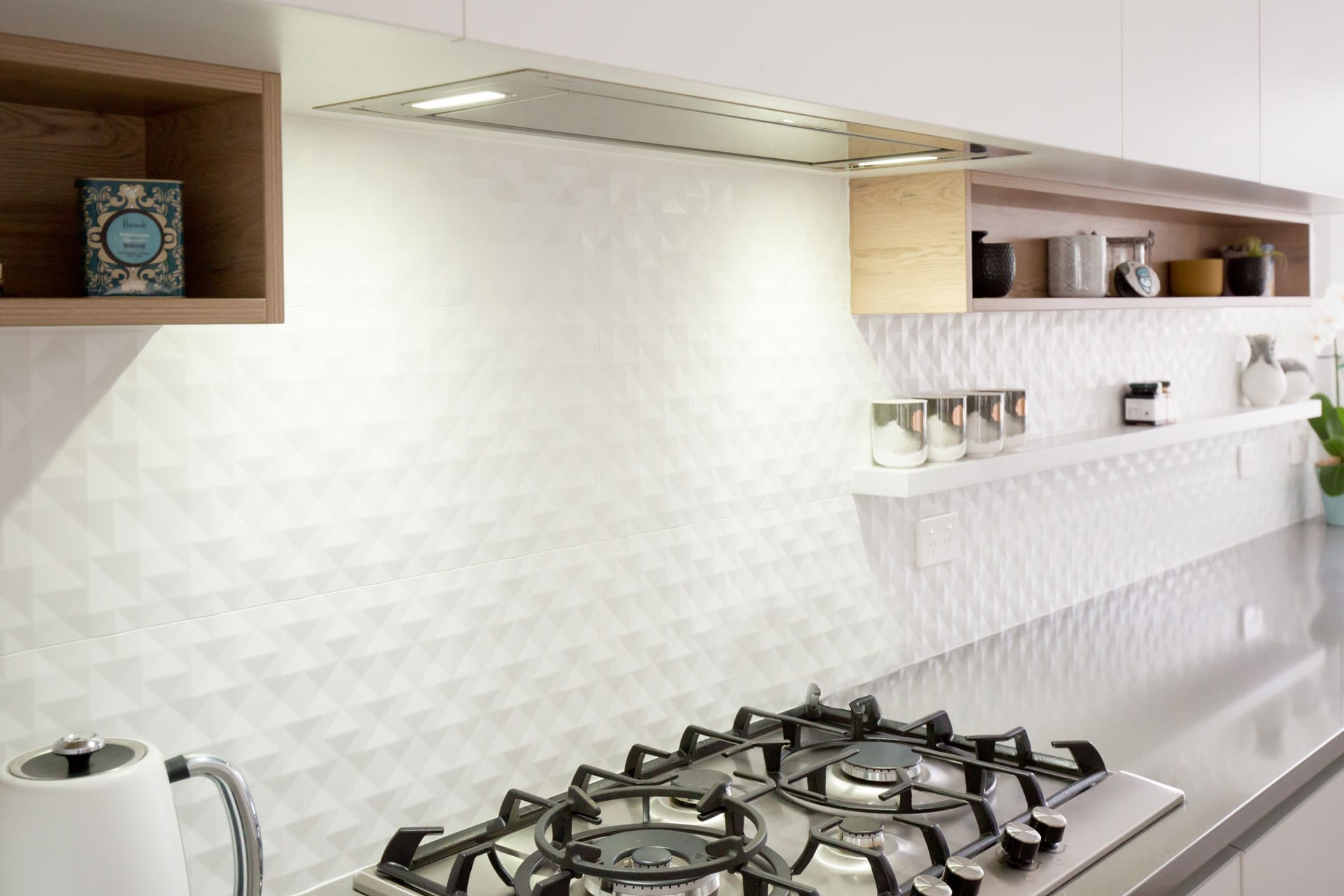 Glen Eagles Drive white kitchen, textured white wall